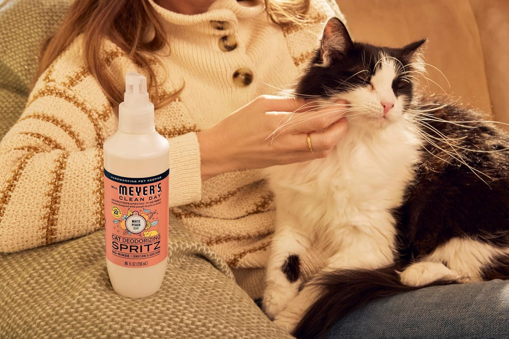 Clean Day Cat Deodorizing Spray, White Peach Scent, 8oz