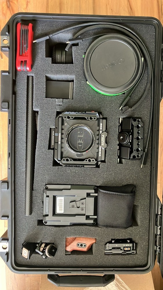RED KOMODO 6K PACKAGE w/ Accessories