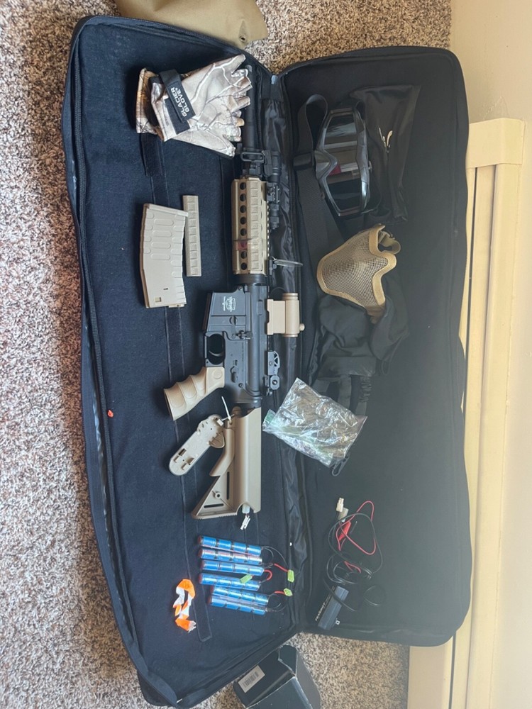 Airsoft gear/gun/Magazines