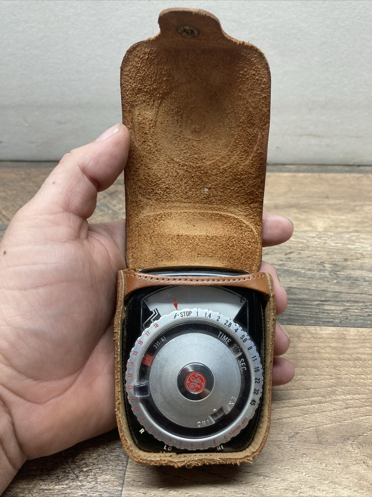 Vtg GE GENERAL ELECTRIC LIGHT METER TYPE PR-2 w/Leather Snap Storage Case Camera