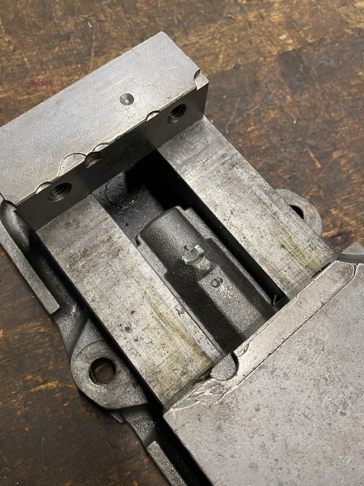 KURT ANGLOCK 4" MILLING MACHINE VISE D40,