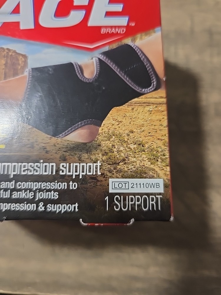 3M ACE Neoprene Adjustable Ankle Support (207248)