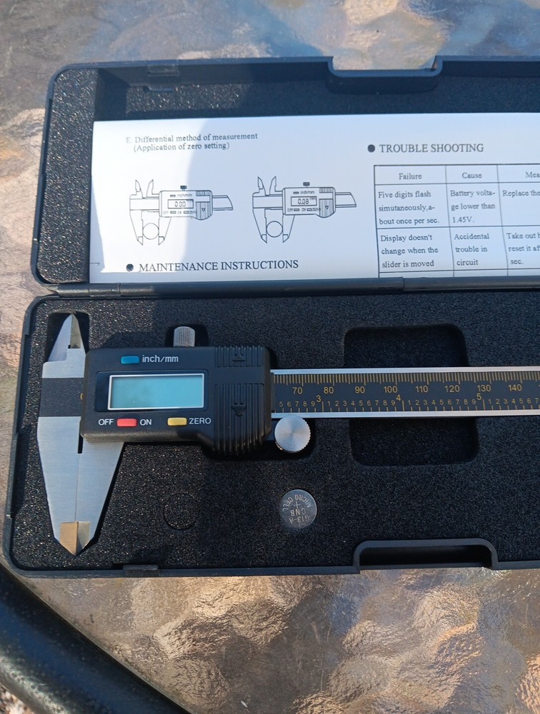 Electronic Digital Caliper 0-150mm With Case and Battery