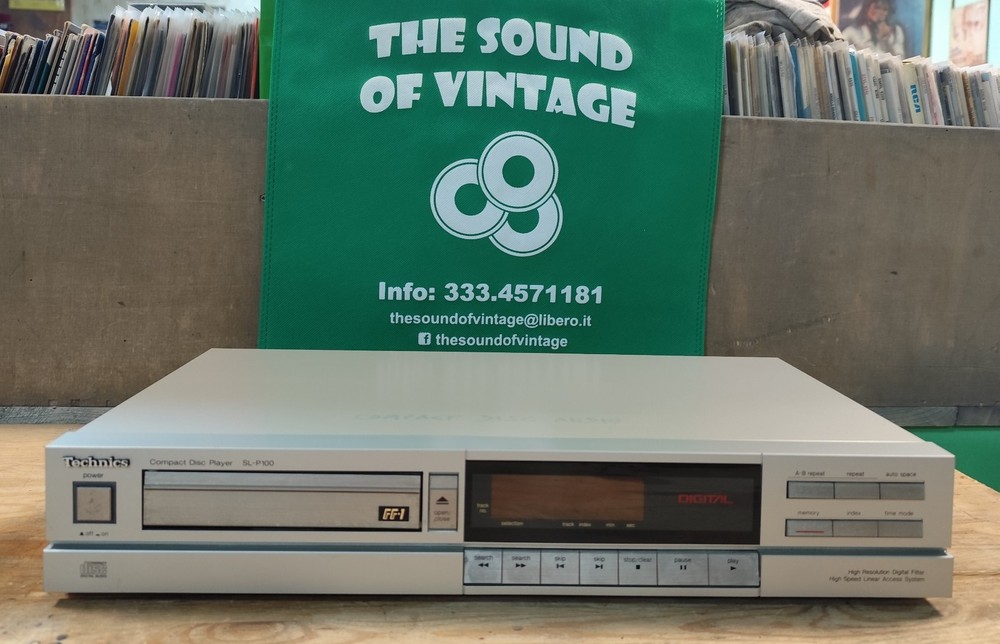 Vintage Compat Disc Player - Technics SL-P 100