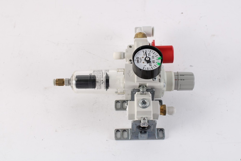 SMC AW20-02C-B Filter Regulator W/ Gauge