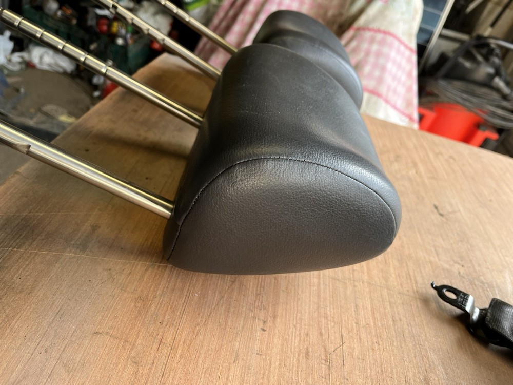 Vw Touran front Leather/ leatherette Head Rests X2