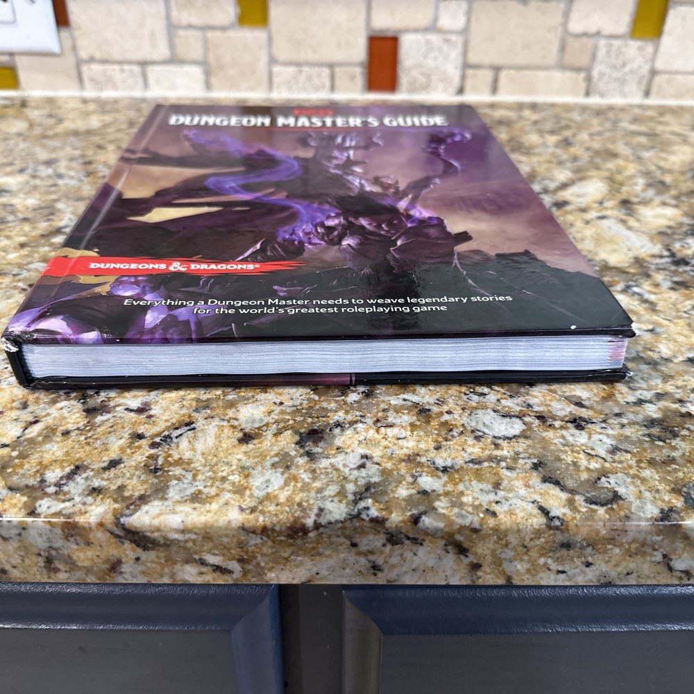 Dungeons & Dragons Dungeon Master Guide Book 2014