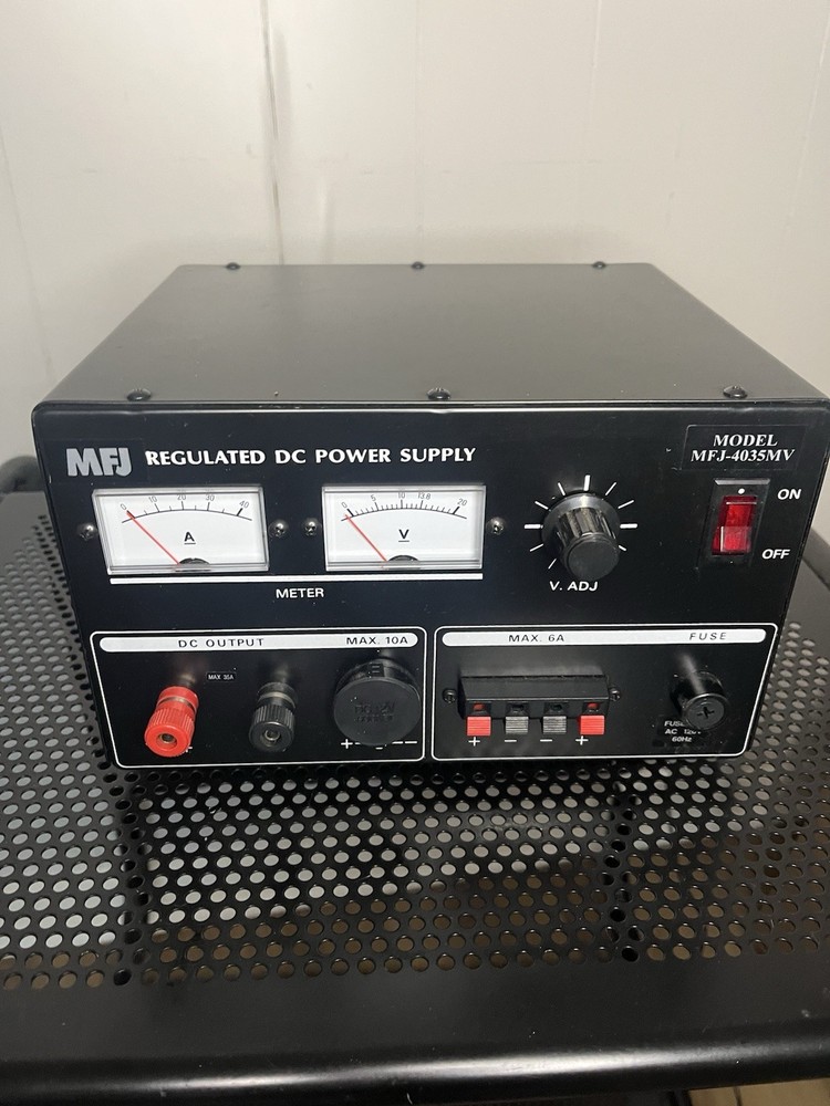 MFJ Model MFJ-4035MV Adjustable Regulated DC Power Supply