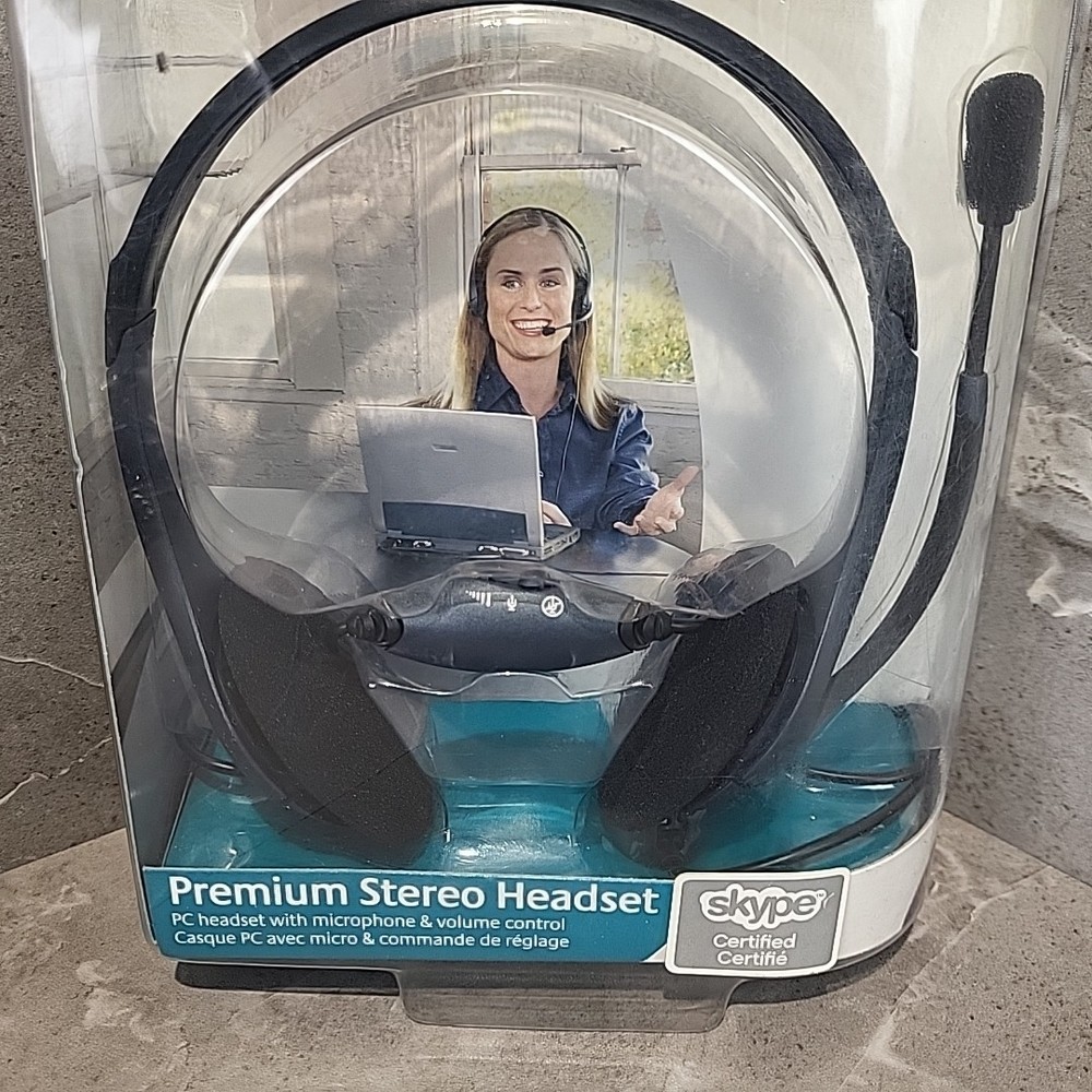 Logitech PC Premium Stereo Headset with Microphone & Volume Control *Read*