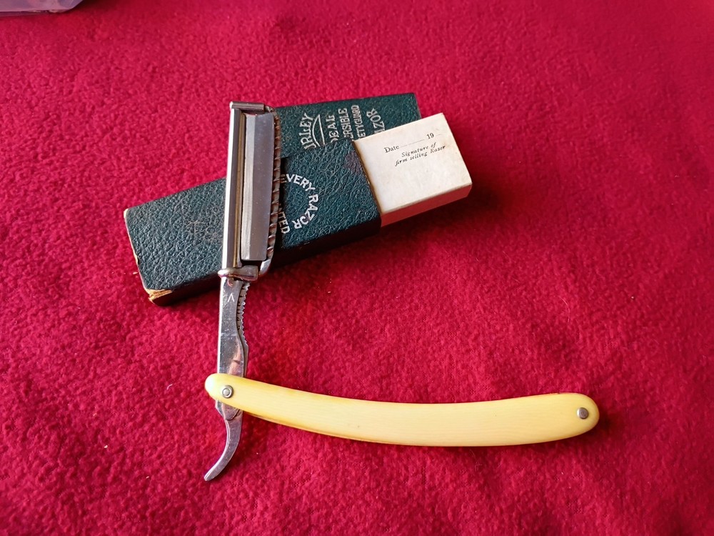 Curley Ideal Reversible Razor JS046