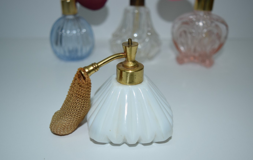 4 Piece Perfume Atomizer Bottle Set - Collectable, Props