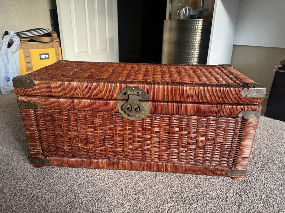 Vintage Wicker/Rattan Storage Trunk