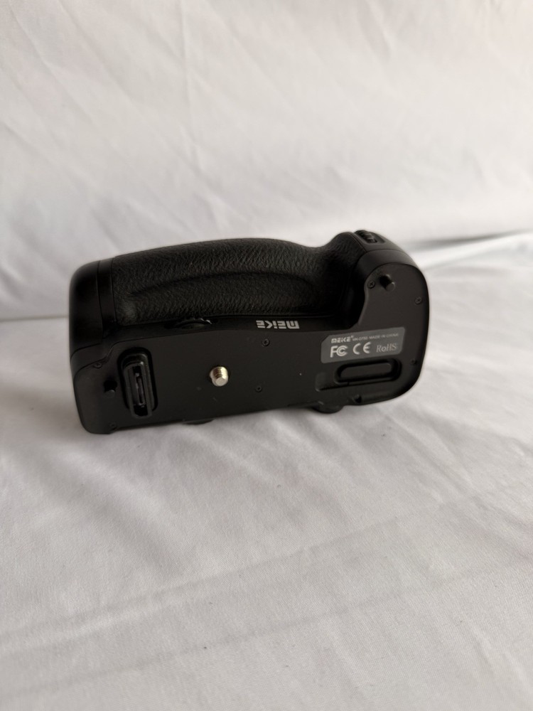 Neke digital battery pack for camera