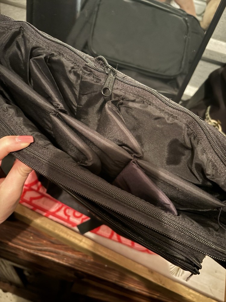 Kick Hunger Challenge Black Bowling Bag, 3 Compartments, Zipper, Handle