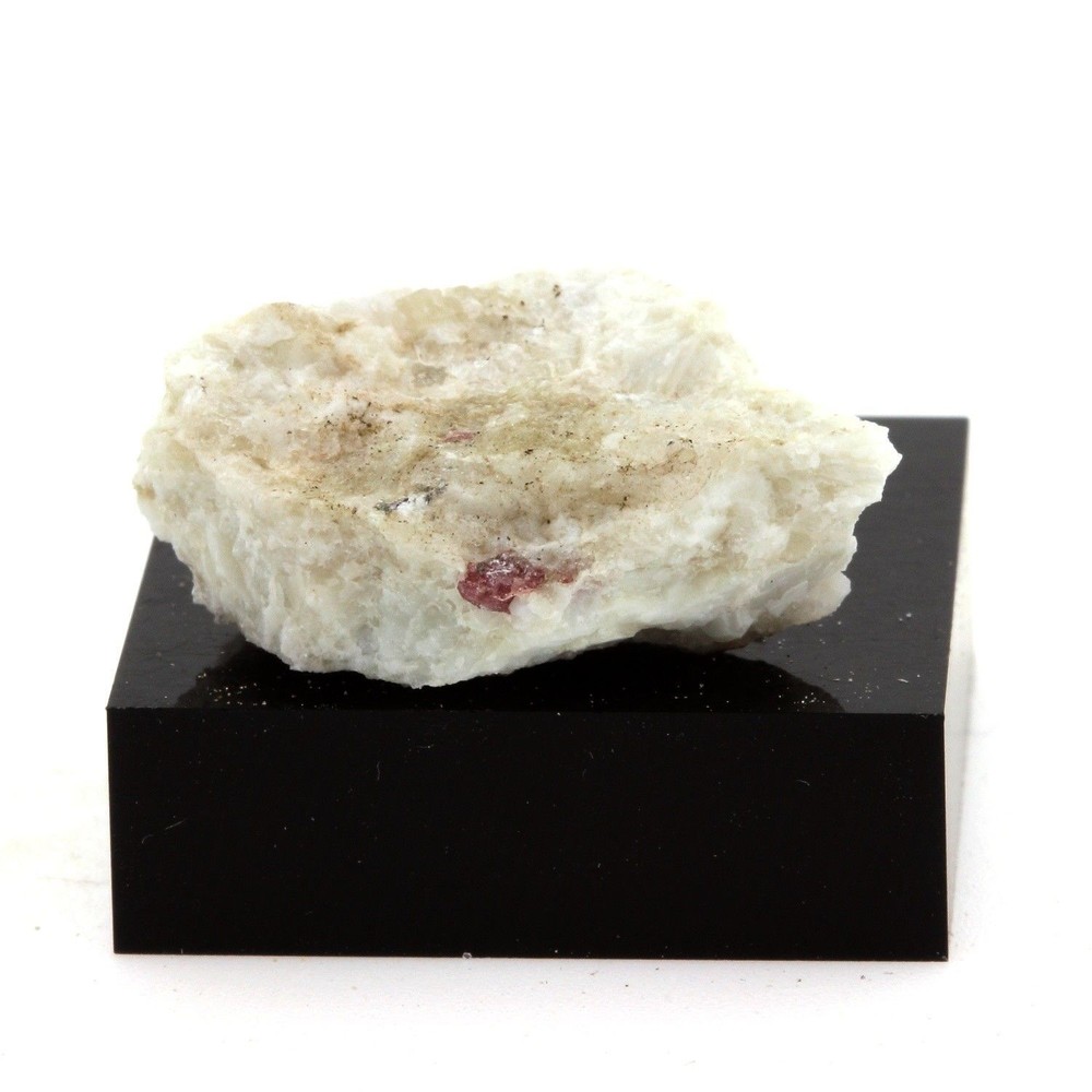 Garnet. 37.8 ct. Marmora, Ontario, Canada.