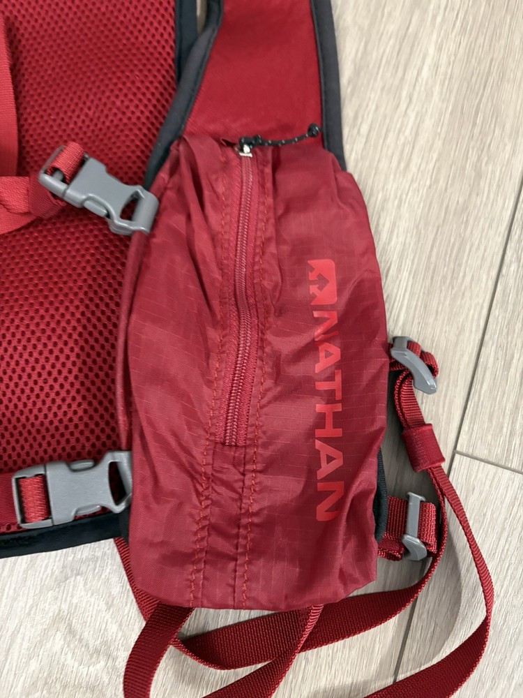 Nathan Running Vest Red( No Bladder)