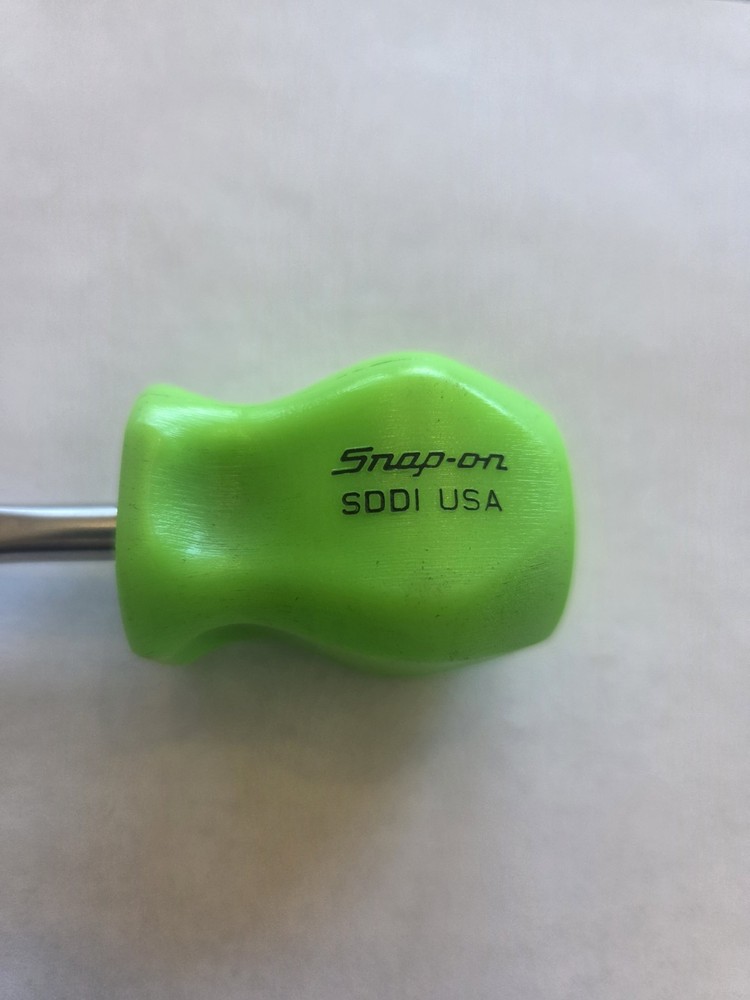Snap On Tools SDD1 GREEN Hard Handle Flat Blade Stubby Screwdriver