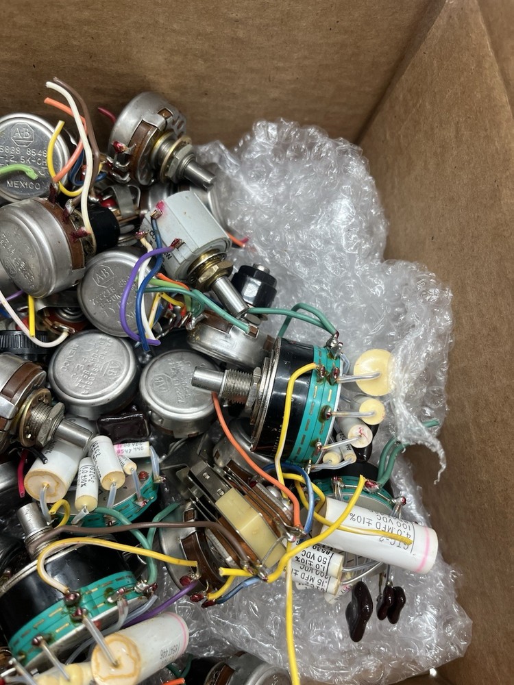 Misc Electronics (UNTESTED) INCLUDES ALLEN BRADLEY TYPE J potentiometer