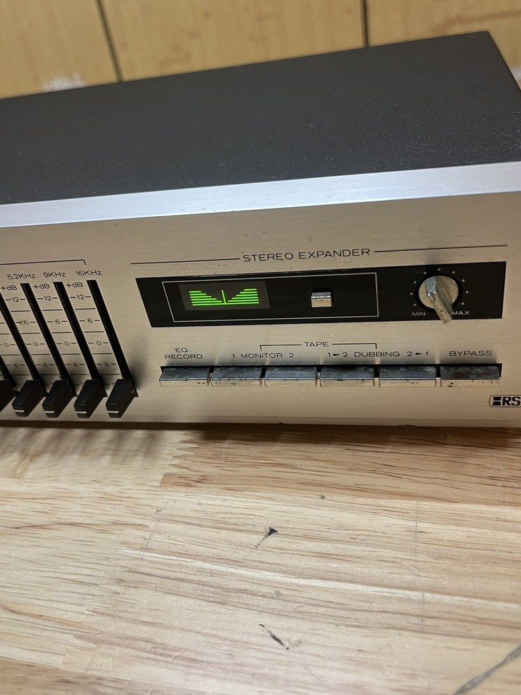 Realistic 12 Band Stereo Frequency Equalizer Model 31-2009