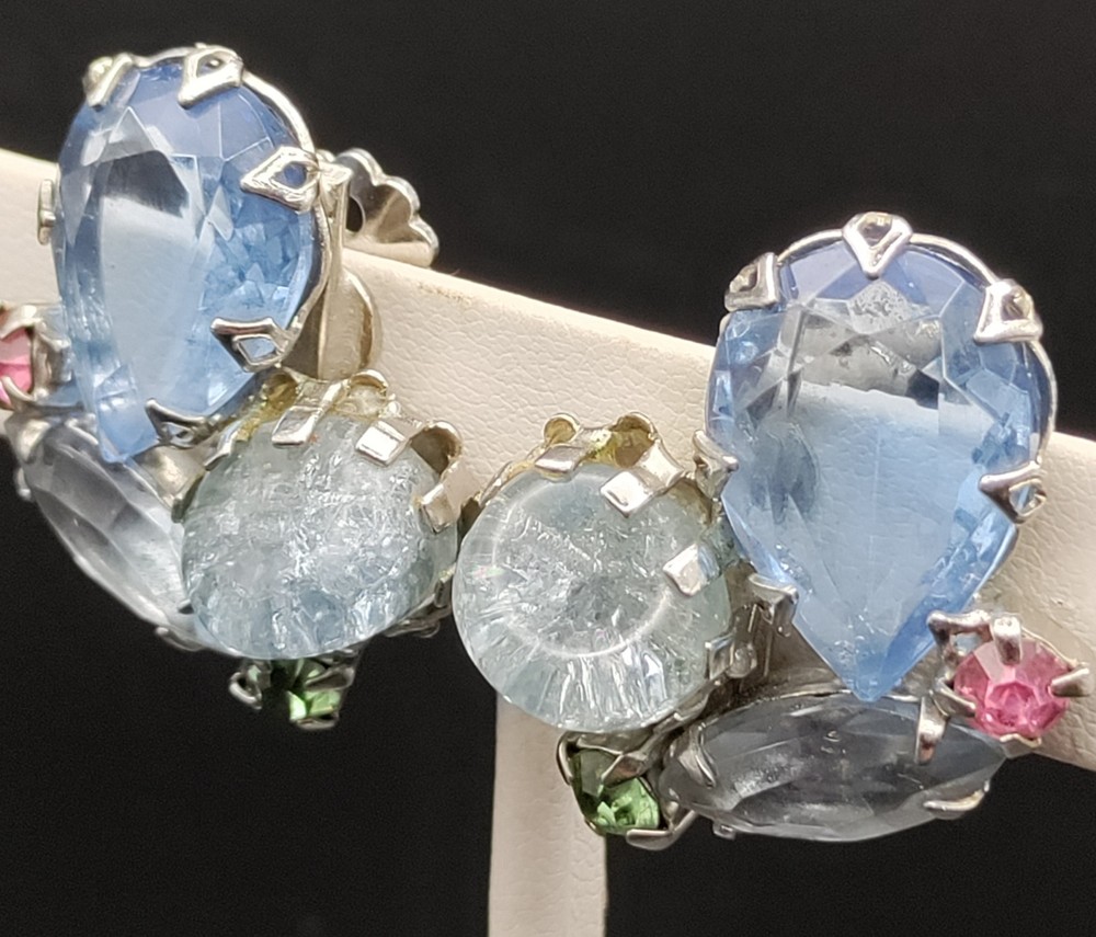 STUNNING Pie Crust Setting BLUES Rhinestone Earrings