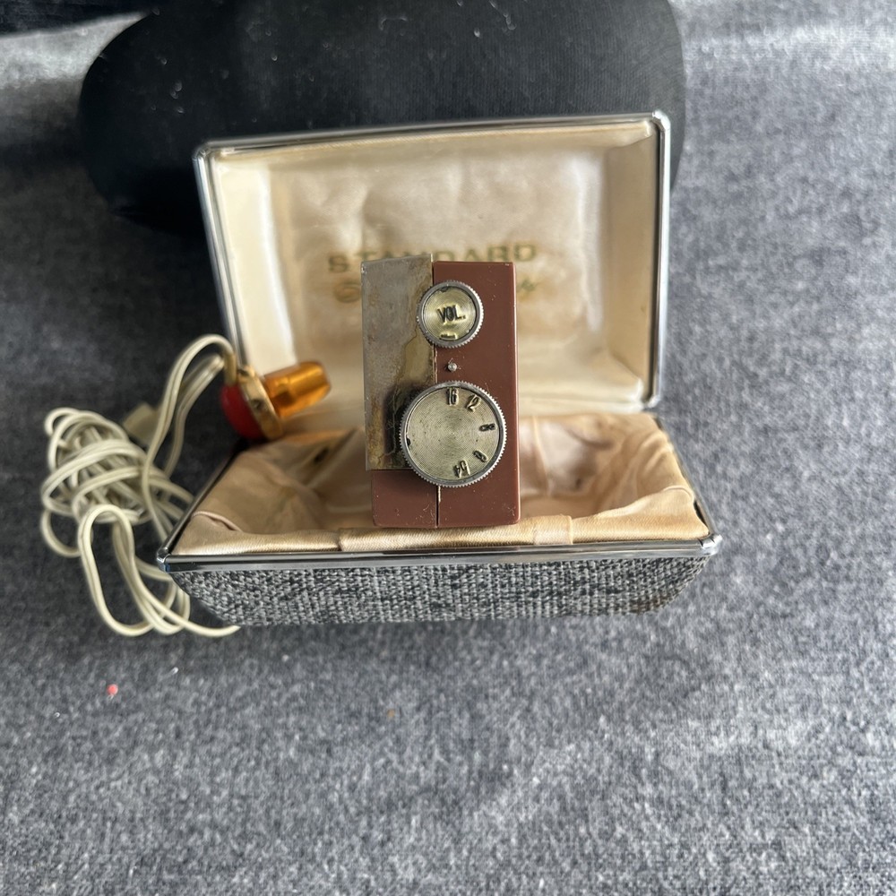 Vtg STANDARD Micronic Ruby SR-H436 Micro TRANSISTOR Radio Untested In Case