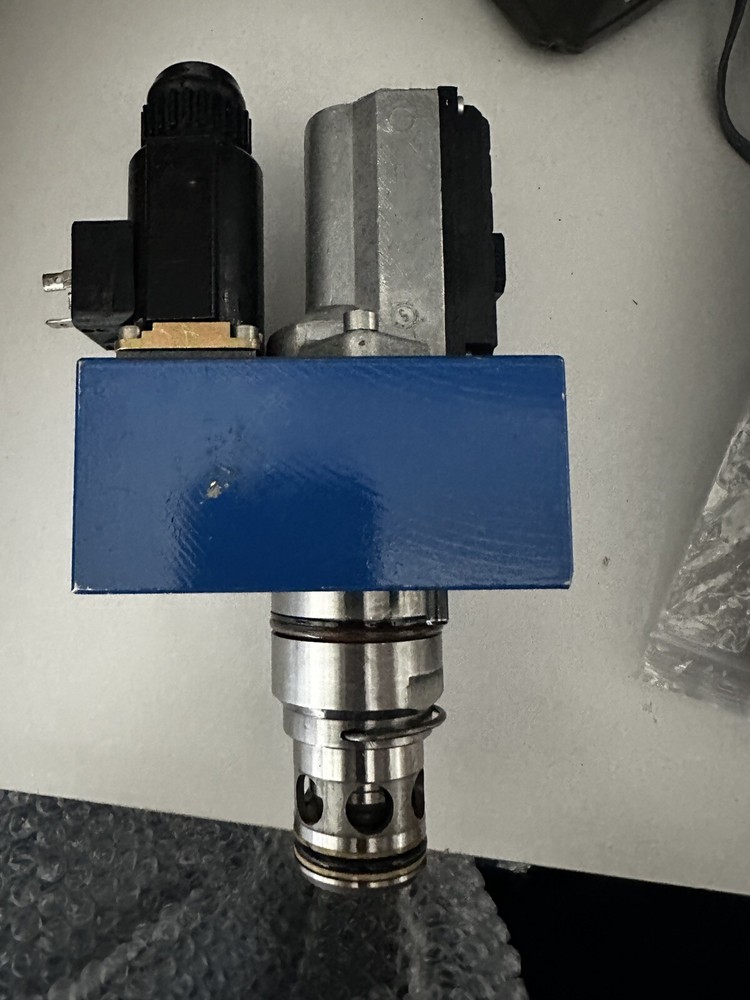 Bosch 0811 402 515 Hydraulic Control Valve (#669)