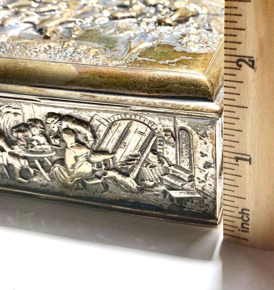BEAUTIFUL - Vintage Dutch 833 Silver Repousse Box