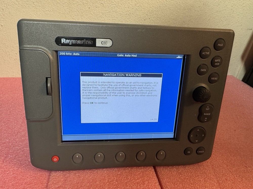 Raymarine C80 E02020 Chartplotter & MFD Display PLUS NAV CHIP and DSM30