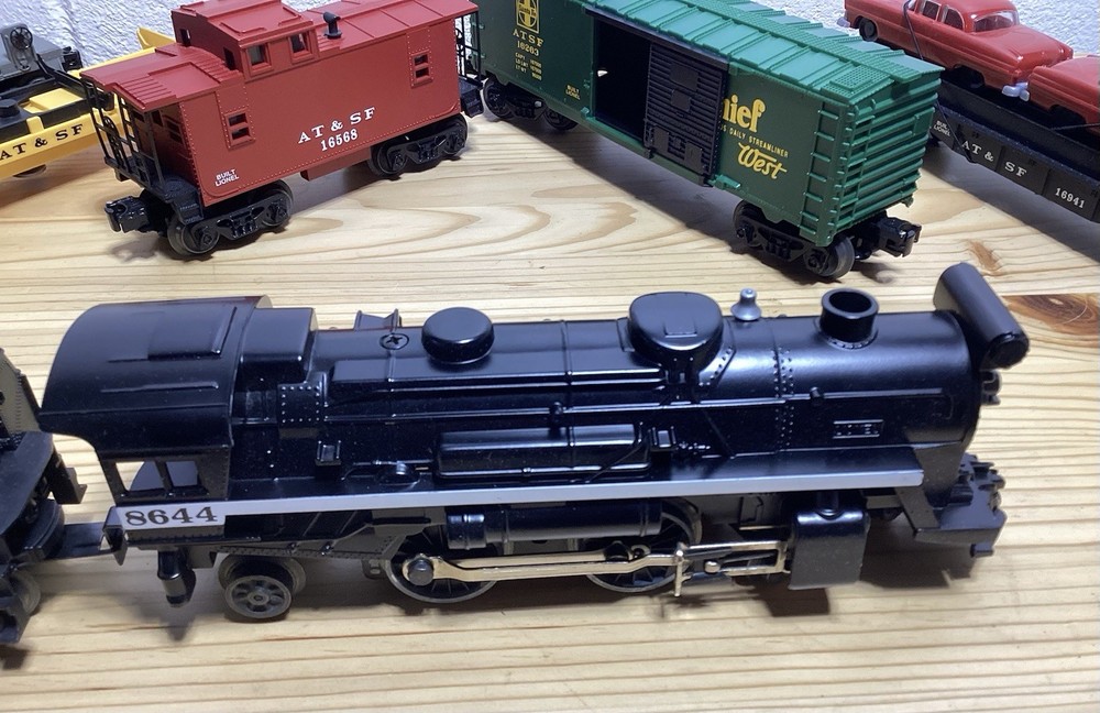 Lionel Sante Fe Special 8644 Set. Mint……..Tested A+