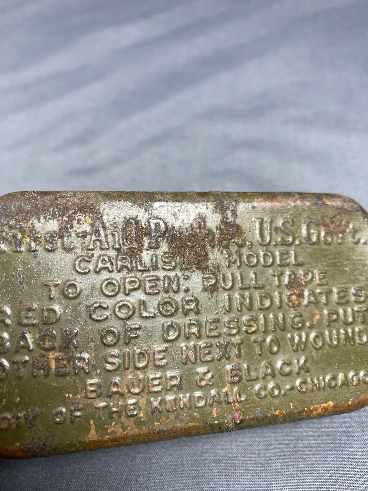 ORIGINAL WWII US ARMY FIRST AID CARLISLE BANDAGE TIN Bauer & Black EMPTY *READ