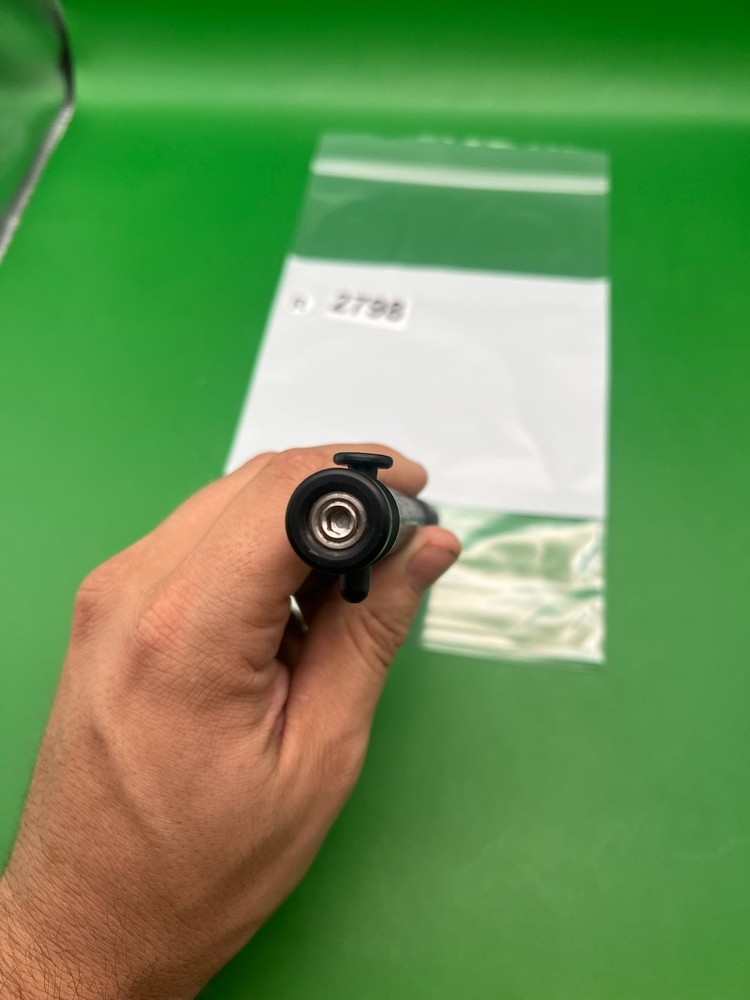 Autococker Bolt