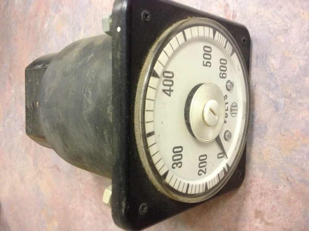 S76107200 ITE AC Voltmeter 0/600V