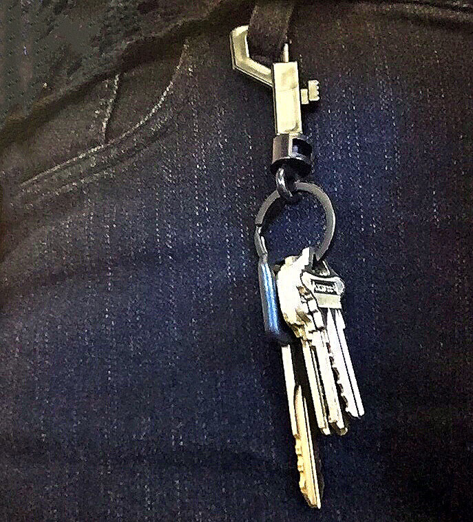 Snap Bolt 9 Key chain Hooks Lightweight Durable Black Plastic Spring Snap Hooks