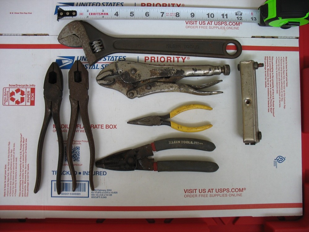 KLEIN TOOL LOT: 37-PCS. USED, VALUE:$????? WE ADD TOOLS DAILY!