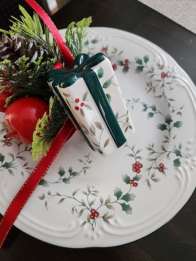 Pfaltzgraff Winterberry Salt Or Pepper Shaker Present Replacement