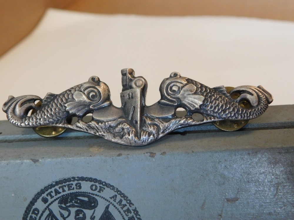 US NAVAL Silver Surface Warfare Pin V-21-N