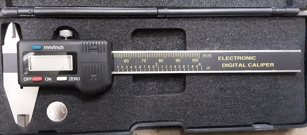 Electronic Digital Caliper 4in/0-100mm in Case O006