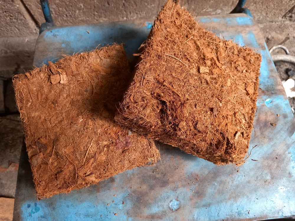 100% Coco - Coconut husk chips compressed block 1 Gallon – 50/30/20 coco Blend