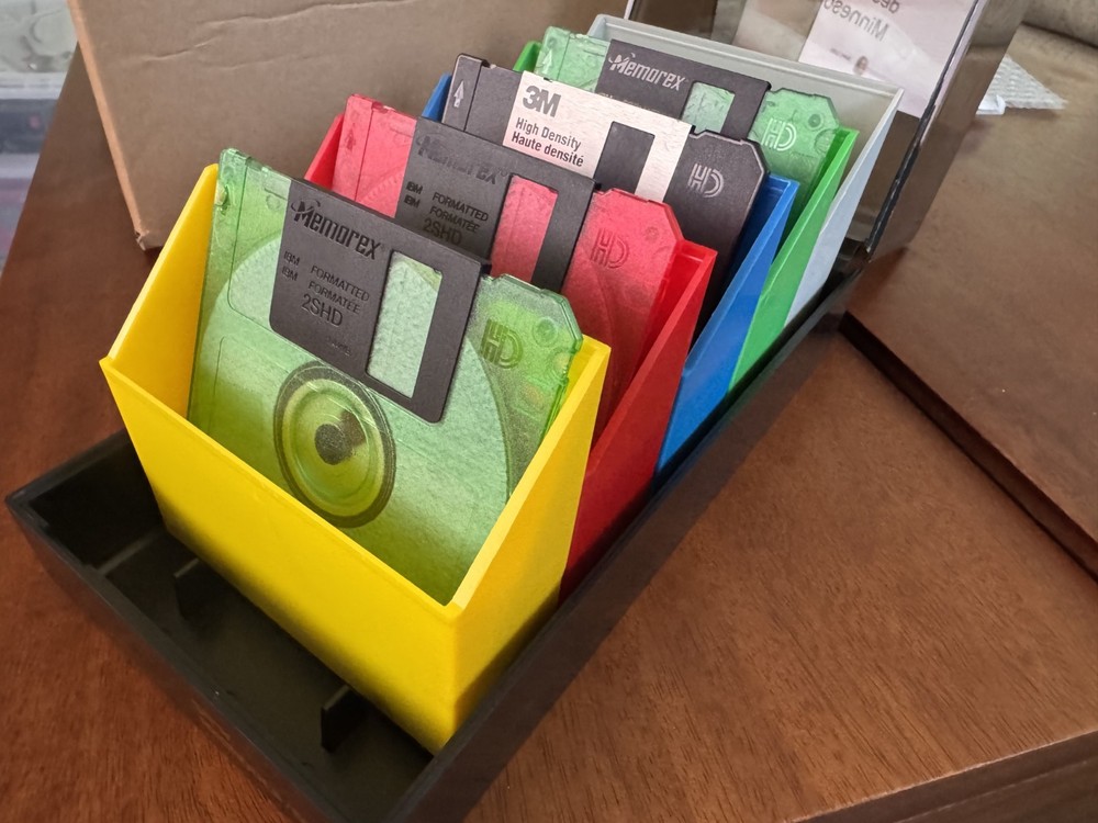 25 disc EMPTY 3.5 inch floppy disk storage case
