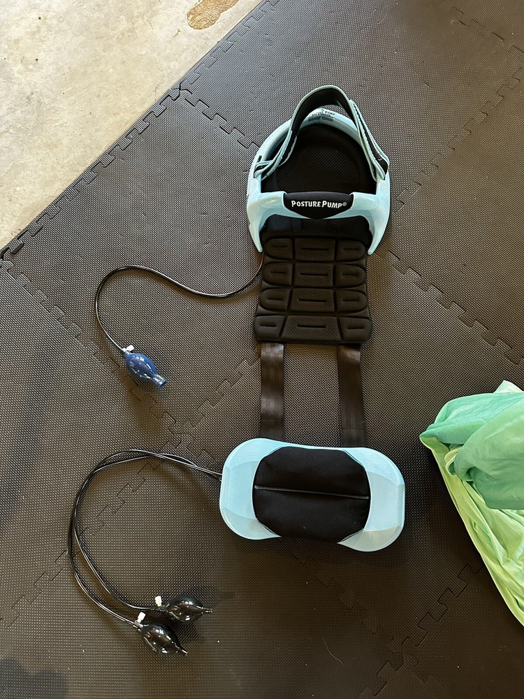 Posture Pump Spinal Traction Black Blue 4111-D