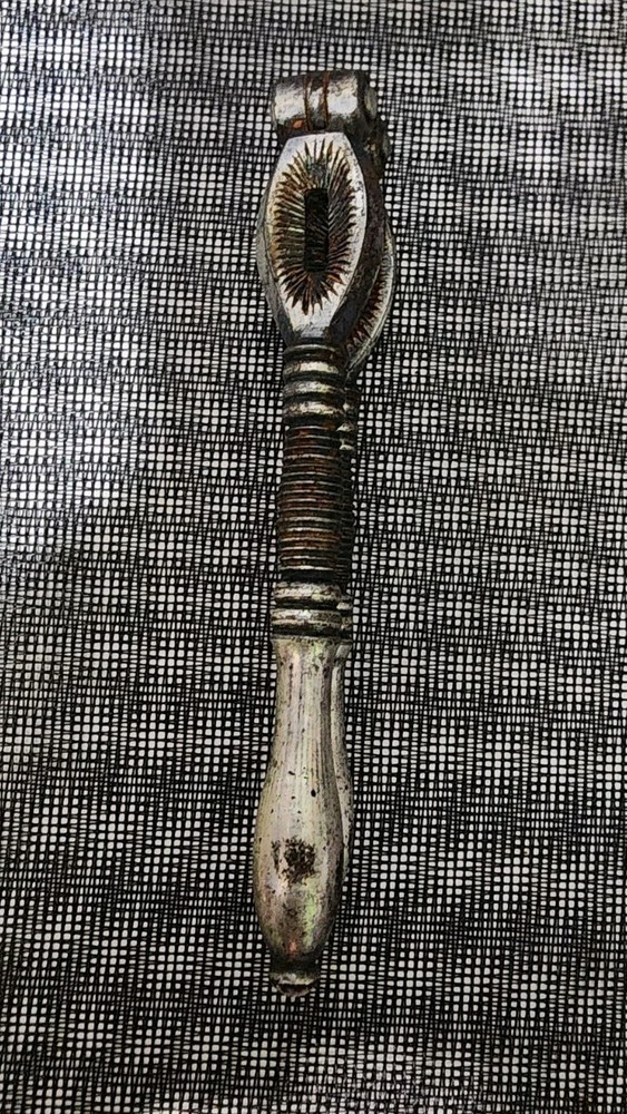ANTIQUE DOUBLE HINGED WELL-WORKING DISTRESSED SOLID CAST IRON NUT CRACKER 💪🌰