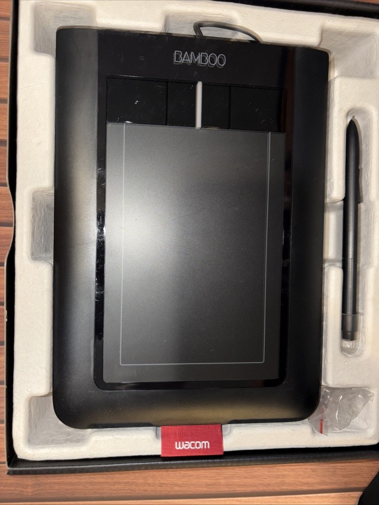Wacom Bamboo Touch Tablet CTH-460 USB Graphic Design Drawing