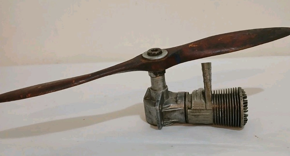 Bunch Model Airplane Co. Vintage Engine