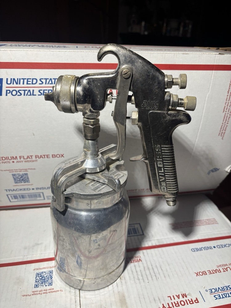 Devilbiss Plus Siphon feed Spray Gun