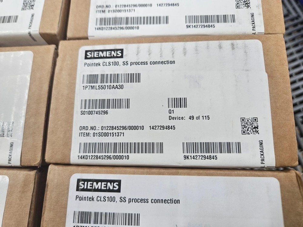 New Siemens 7ML5501-0AA30 Level Transmitter CLS100 SS Process Connection