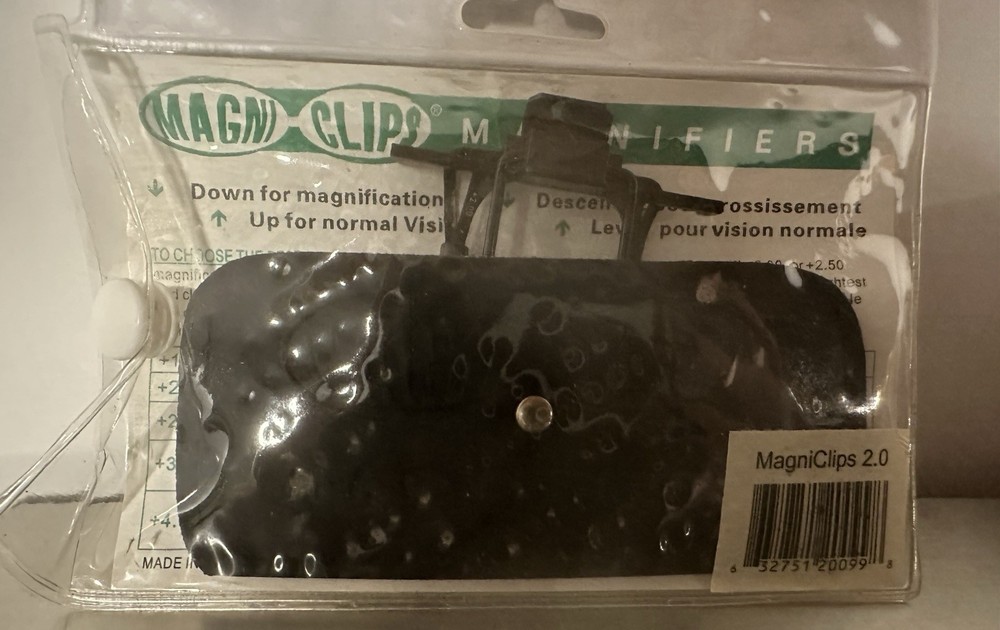 MagniClips 2.0 Clip Magnifiers, With Slight Crack