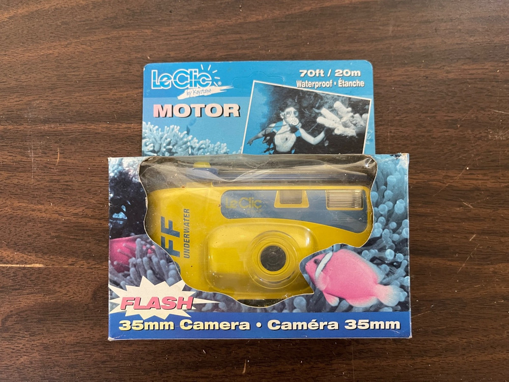 Le Clic Waterproof Camera