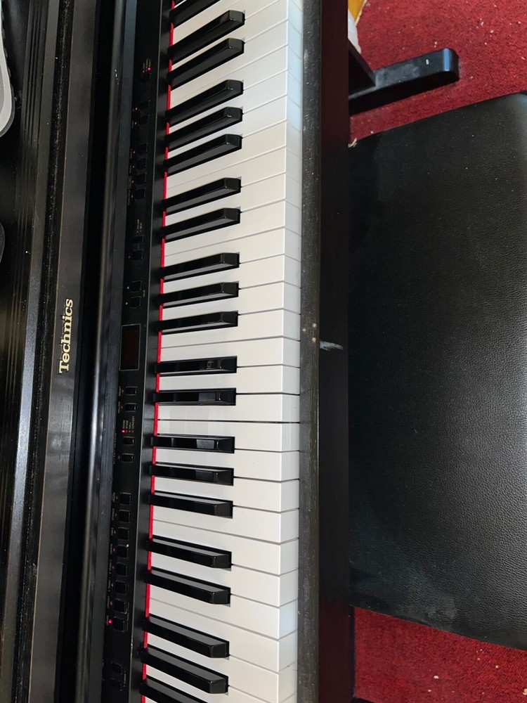 Technics SX-PX552 Digital Piano