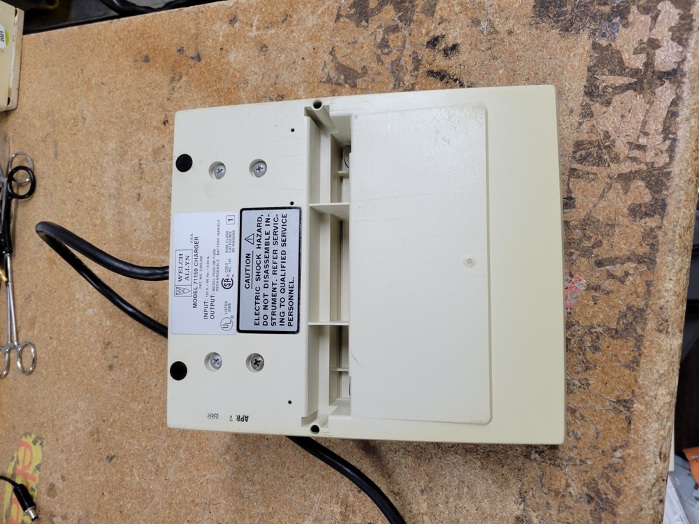 Welch Allyn 71150 Charger Base pictured untested