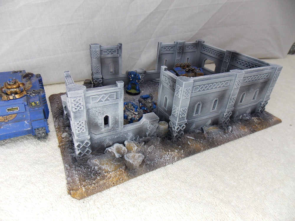 WARGAMING TERRAIN PAINTED BUILDING